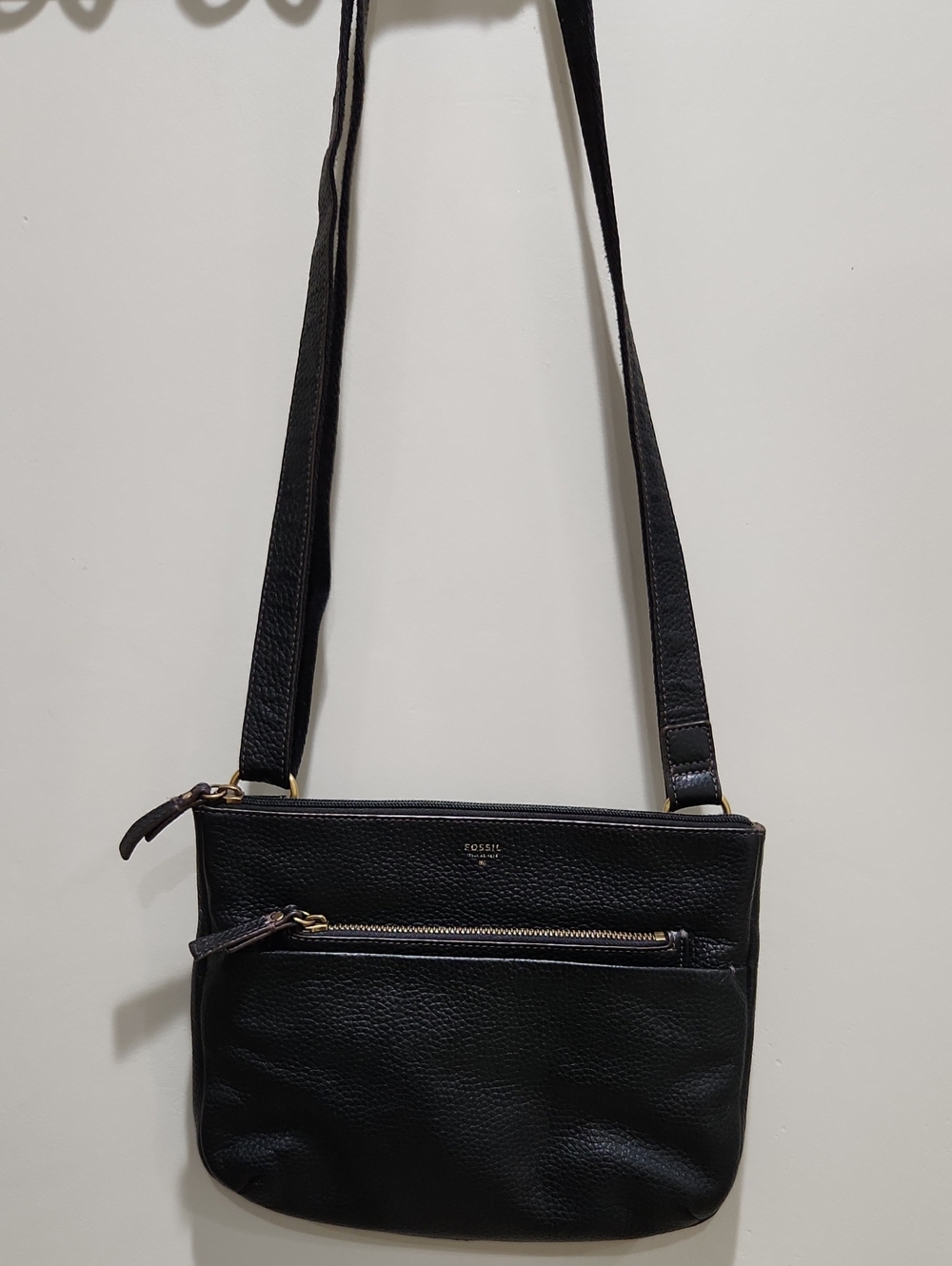 Fossil Black Pebbled Leather Crossbody with Gold Hardware